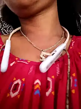 Snapshot of Hotty-romi3 chatting on November 19, 2025, 6:24 am Hotty-romi3 online show from November 19, 2025, 6:24 am