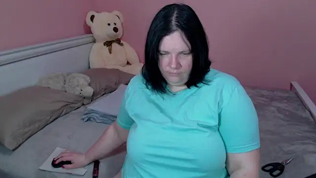  alexandra ray  online show from December 4, 2025, 11:08 am