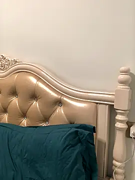 Mile-m online show from November 26, 2025, 2:18 pm