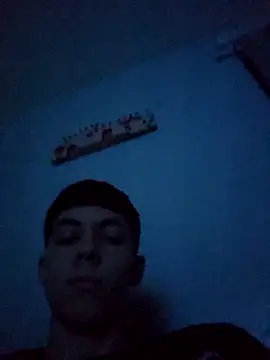 Gabrielr214090 online show from April 22, 2026, 6:49 am