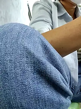 Snapshot of Mymy_love91 chatting on February 23, 2026, 8:12 am Mymy love91 online show from February 23, 2026, 8:12 am