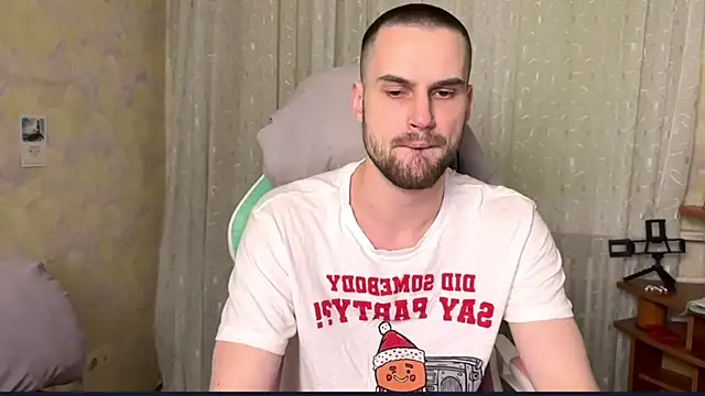 Iveraan online show from December 4, 2025, 7:00 pm