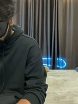 vickyandtania online show from December 22, 2025, 5:10 pm