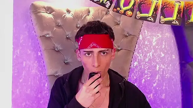 MateoMitchell online show from October 19, 2025, 5:08 am