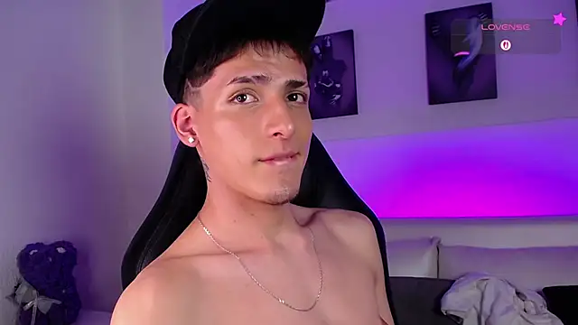 MateoMitchell online show from February 10, 2026, 5:11 am