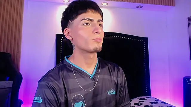 MateoMitchell online show from April 19, 2026, 4:45 am