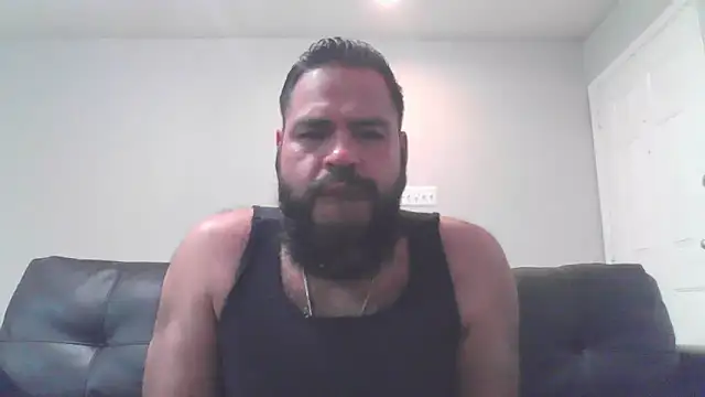 BigJohnBear39 online show from October 18, 2025, 5:10 am