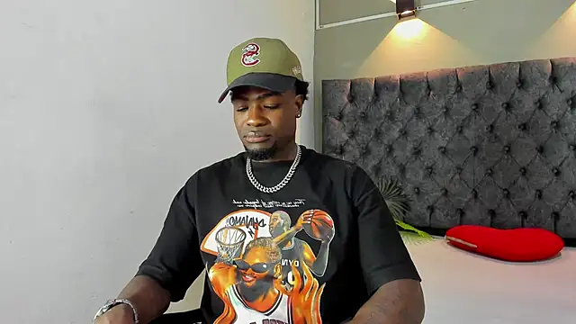 COMPTON 01 online show from November 14, 2025, 3:49 am