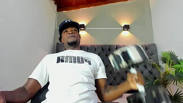 COMPTON 01 online show from November 15, 2025, 3:48 am