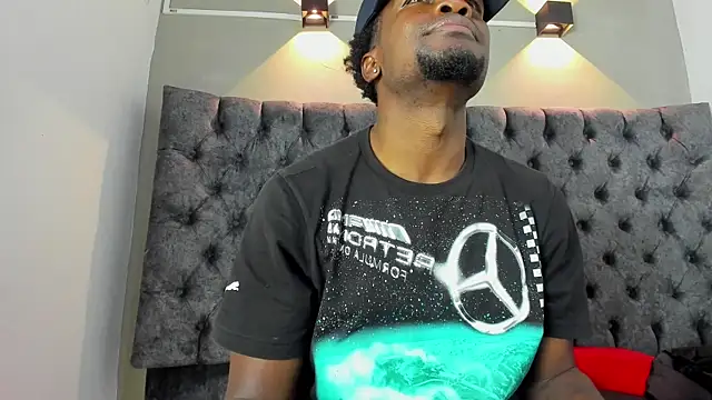 COMPTON 01 online show from November 28, 2025, 3:53 am