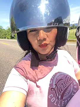 lady and charly online show from November 13, 2025, 4:39 pm