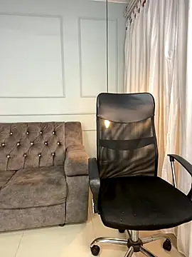 Rose monroee online show from November 17, 2025, 7:30 pm