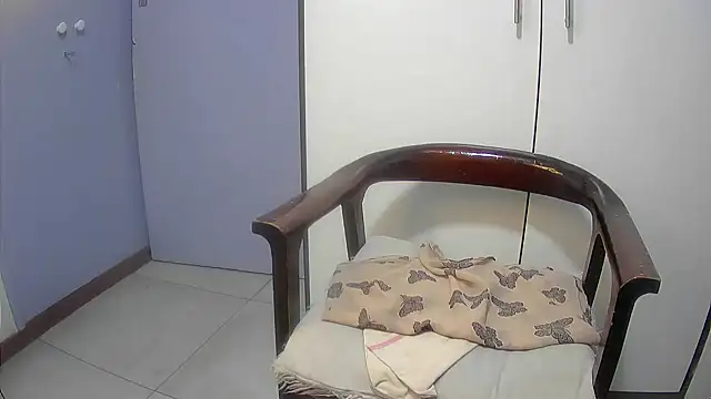 Pretty-C online show from October 22, 2025, 11:37 pm