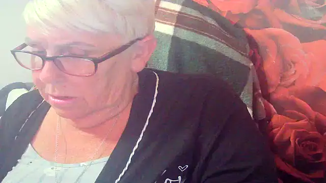 Playful MILF Demi online show from May 23, 2026, 9:19 pm