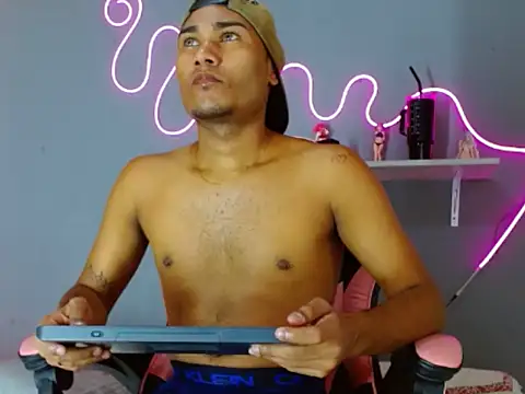 Snapshot of Matias_rangel chatting on October 8, 2025, 1:03 am Matias rangel online show from October 8, 2025, 1:03 am