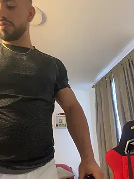 Ezzio Scolaro online show from January 17, 2026, 8:01 pm