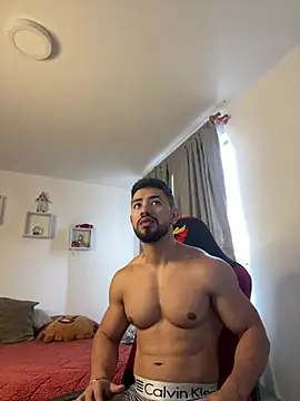 Ezzio Scolaro online show from February 18, 2026, 1:07 pm