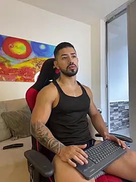 Snapshot of Ezzio_Scolaro chatting on July 9, 2026, 10:47 pm Ezzio Scolaro online show from July 9, 2026, 10:47 pm