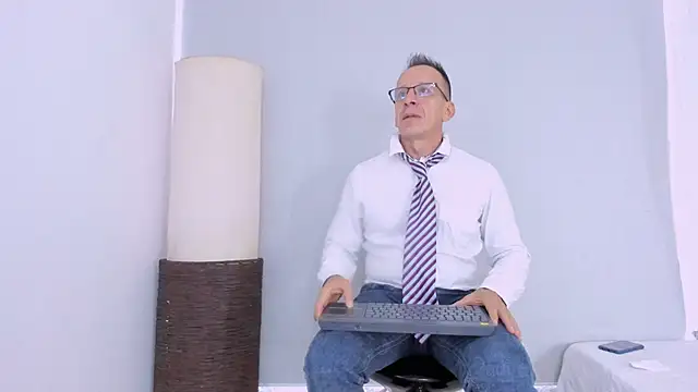  axelking  online show from November 19, 2025, 11:43 am