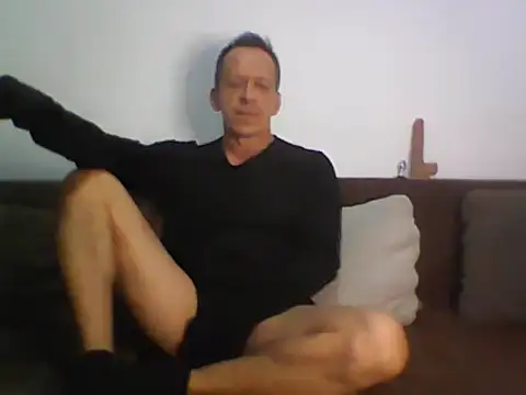  axelking  online show from January 12, 2026, 3:12 am