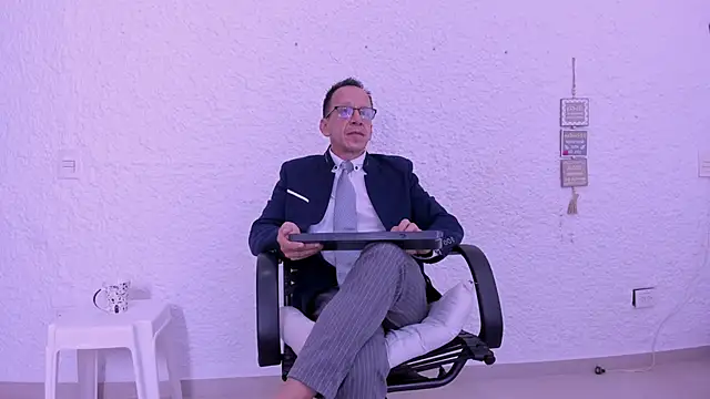  axelking  online show from February 19, 2026, 11:39 am