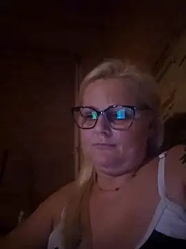 NieMaJazdyBezGwiazdy7883 online show from November 1, 2025, 7:38 pm