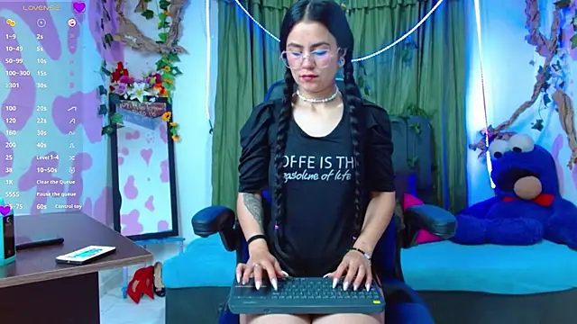 lucessita online show from October 10, 2025, 2:10 am