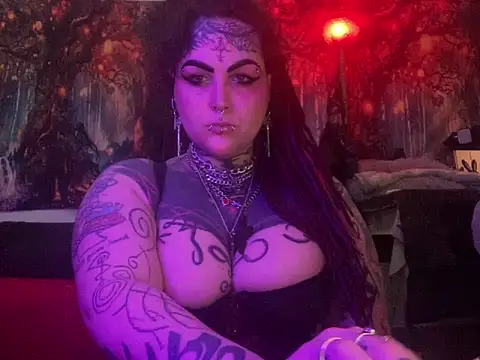 nyxvelon online show from April 8, 2026, 7:58 pm