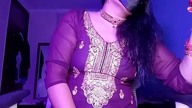 Snapshot of horny_milf_couple chatting on May 7, 2026, 7:19 pm horny milf couple online show from May 7, 2026, 7:19 pm