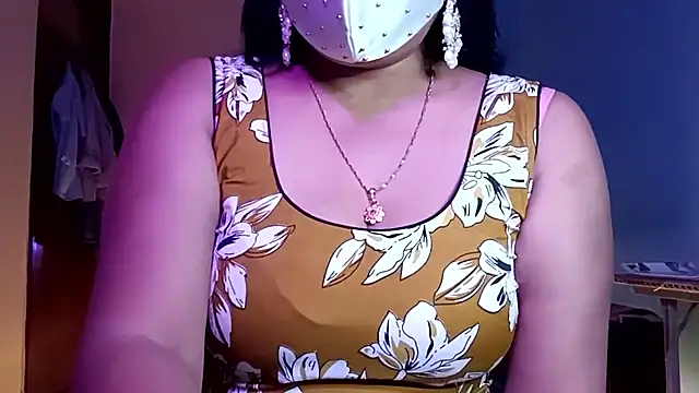 Snapshot of horny_milf_couple chatting on May 22, 2026, 7:19 pm horny milf couple online show from May 22, 2026, 7:19 pm