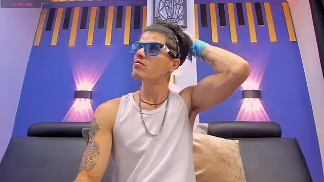 imsammytop online show from October 24, 2025, 11:17 am