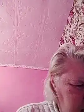 LusiyaGold5 online show from October 26, 2025, 7:31 pm