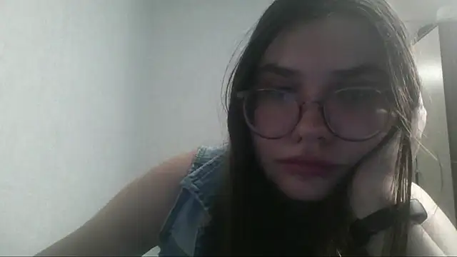 StacyMillerBom online show from October 8, 2025, 2:14 pm