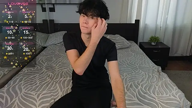 Snapshot of Cute_Mike chatting on October 21, 2025, 2:56 am Cute Mike online show from October 21, 2025, 2:56 am