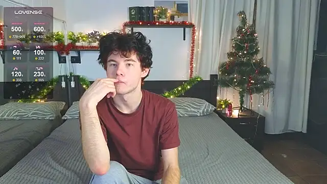 Snapshot of Cute_Mike chatting on December 17, 2025, 1:11 am Cute Mike online show from December 17, 2025, 1:11 am