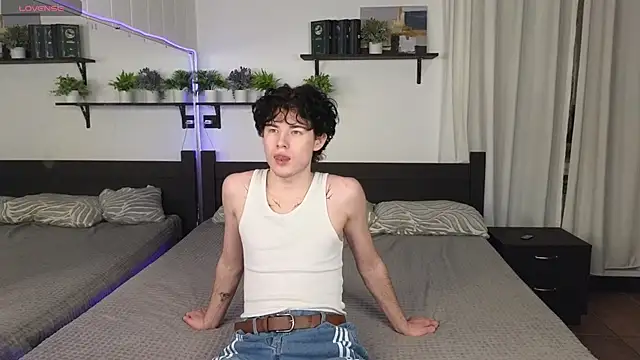 Snapshot of Cute_Mike chatting on January 14, 2026, 4:34 pm Cute Mike online show from January 14, 2026, 4:34 pm