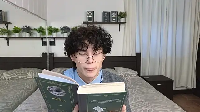 Snapshot of Cute_Mike chatting on February 13, 2026, 10:55 am Cute Mike online show from February 13, 2026, 10:55 am