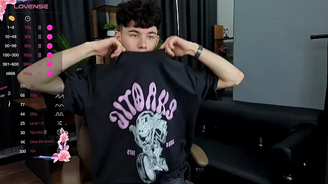 Snapshot of Cute_Mike chatting on February 24, 2026, 4:10 am Cute Mike online show from February 24, 2026, 4:10 am