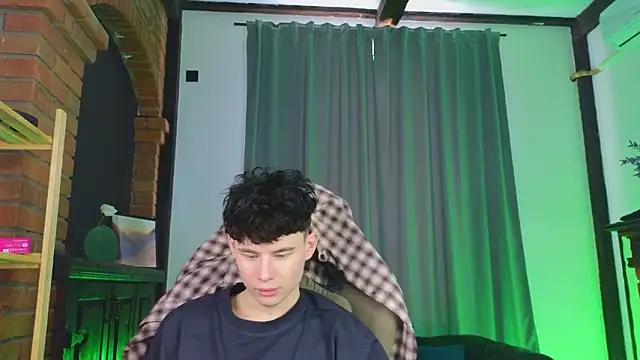 Snapshot of Cute_Mike chatting on February 25, 2026, 8:46 am Cute Mike online show from February 25, 2026, 8:46 am