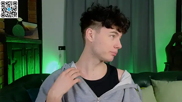 Snapshot of Cute_Mike chatting on February 28, 2026, 12:28 pm Cute Mike online show from February 28, 2026, 12:28 pm