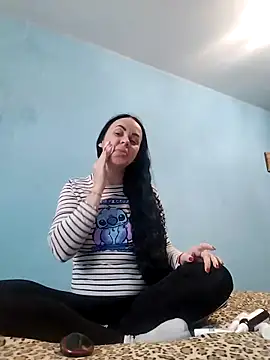 Stefaniyaxq online show from November 20, 2025, 8:47 am