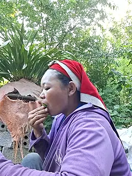 Snapshot of miomio-12 chatting on May 28, 2026, 12:30 am miomio-12 online show from May 28, 2026, 12:30 am
