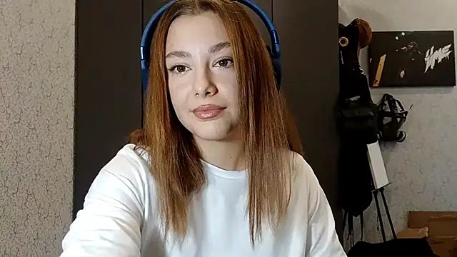 RavenGirlThier online show from October 6, 2025, 9:29 am