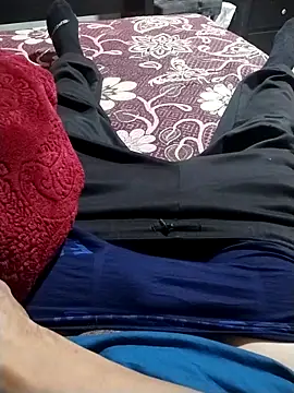 Snapshot of veintitres23 chatting on November 18, 2025, 8:52 am veintitres23 online show from November 18, 2025, 8:52 am