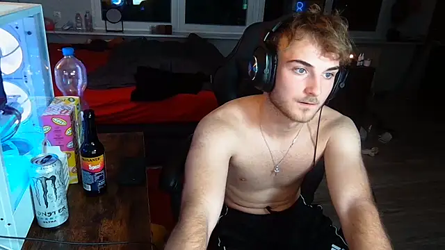 WolkenJunge2006 online show from October 5, 2025, 6:50 pm