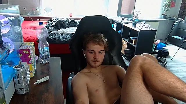 WolkenJunge2006 online show from October 9, 2025, 11:52 am