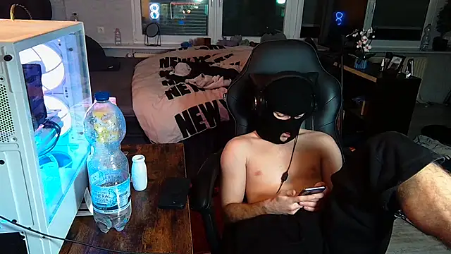 WolkenJunge2006 online show from November 2, 2025, 9:17 pm