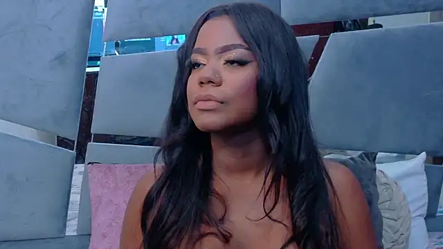 LorraiineJohnson online show from November 6, 2025, 7:59 pm