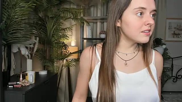 ThelmaJusto online show from October 26, 2025, 2:34 pm