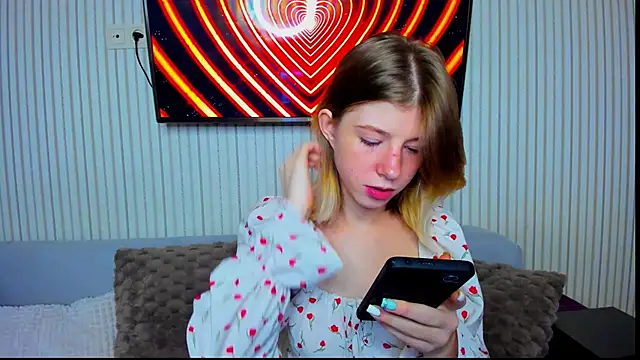 Bellacams online show from October 8, 2025, 6:16 pm